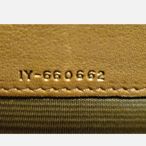Auth Salvatore Ferragamo Leather Zip Wallet Pouch 6.5" H x 10" W, Italy  NIB - Picture 3 of 7